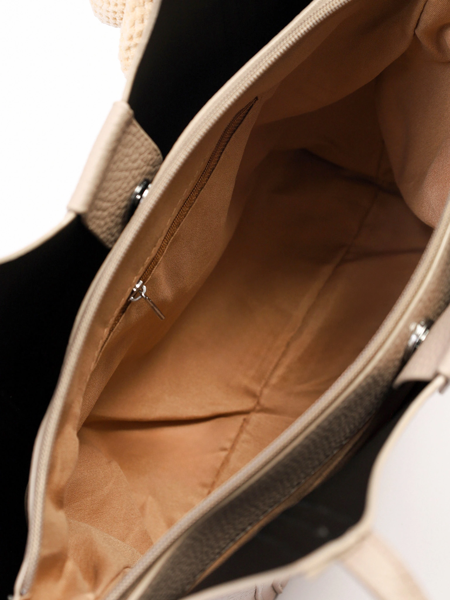 Сумка-тоут с плоскими ручками с брелком-медвежонок в ассортименте